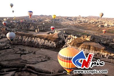 土耳其卡帕多奇亚热气球之旅